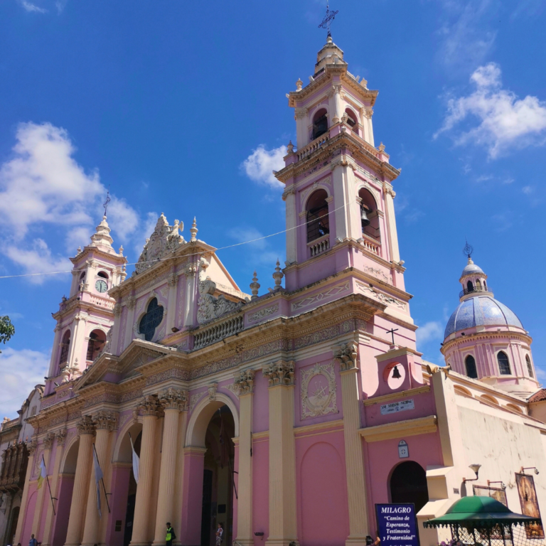 Explorer la ville de Salta : 5 visites incontournables à découvrir