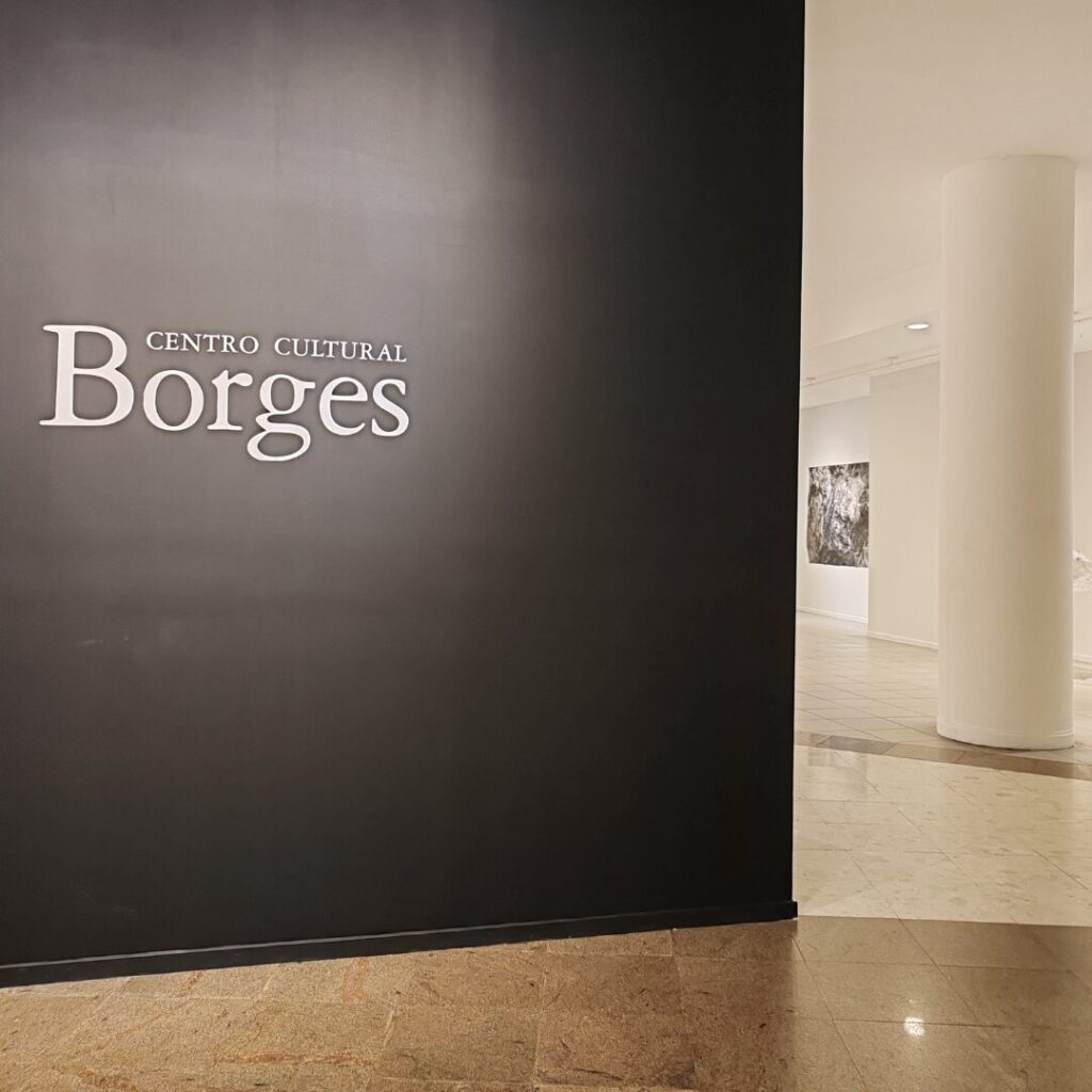 Entrée du centre culturel borges