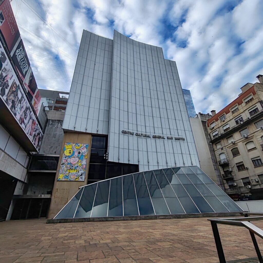 Facade du centre culturel san martin buenos aires