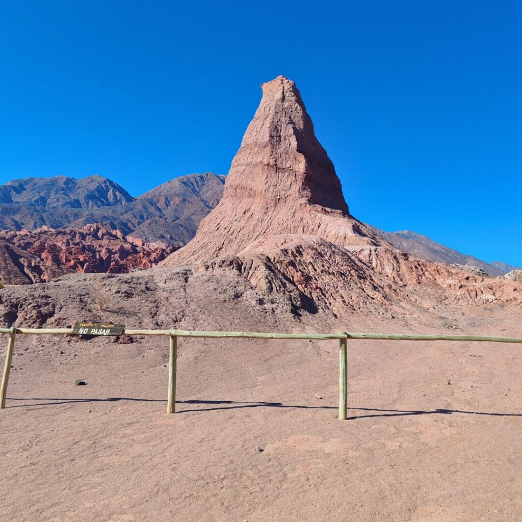 El Obelisco de la quebrada de las conchas